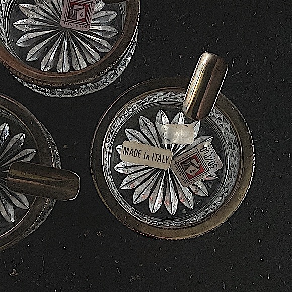 Antique French style crystal ashtray set (3) with hand (cigarette holder) & trim - Picture 4 of 15